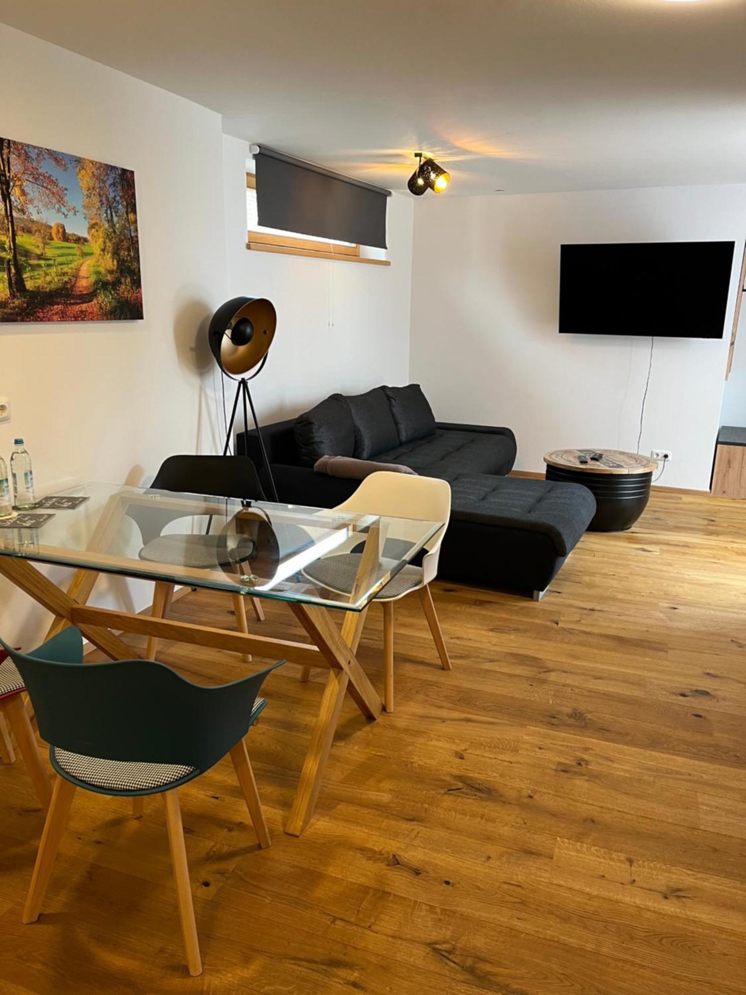 Ferienwohnung Tittmoning Zwischen Salzburg, Burghausen Und Oesterreich Esterno foto